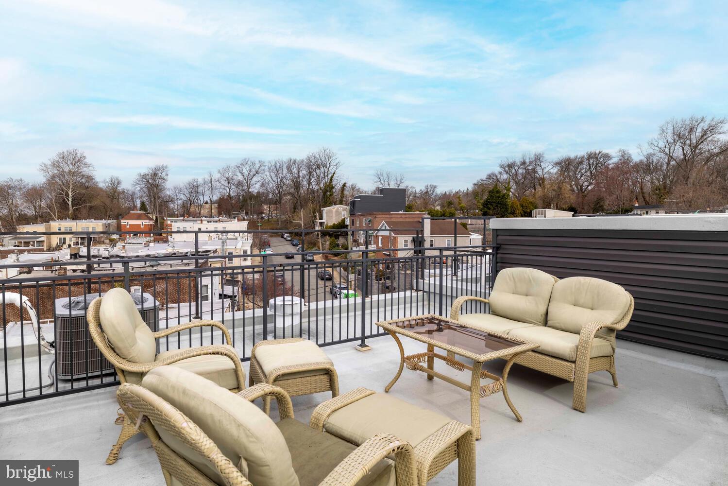 EAST FALLS - Residential