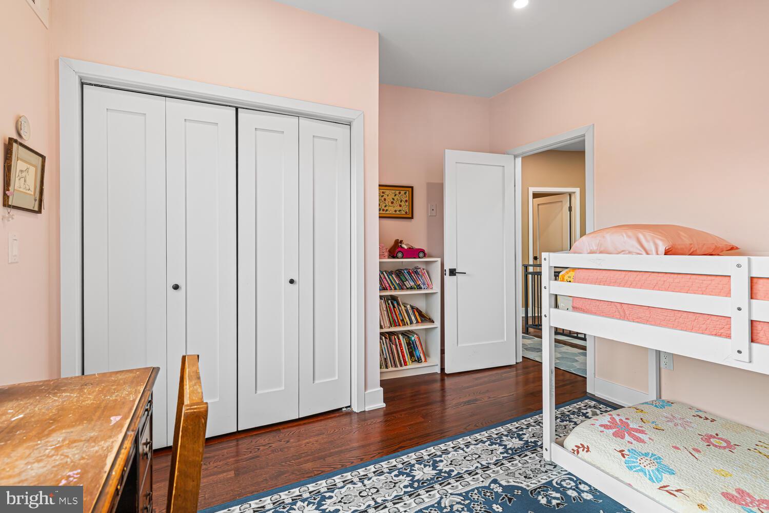 EAST FALLS - Residential