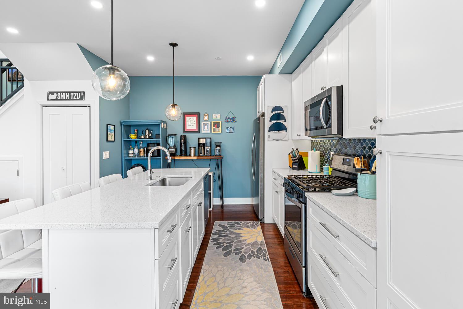 EAST FALLS - Residential