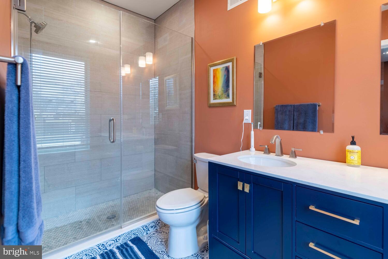 EAST FALLS - Residential