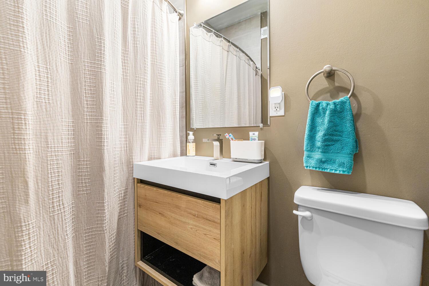 EAST FALLS - Residential