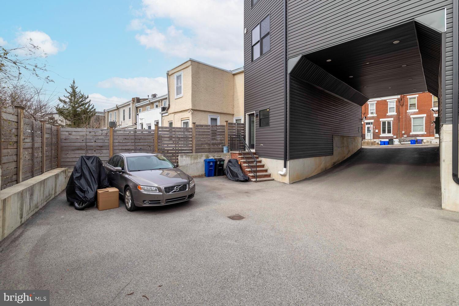 EAST FALLS - Residential