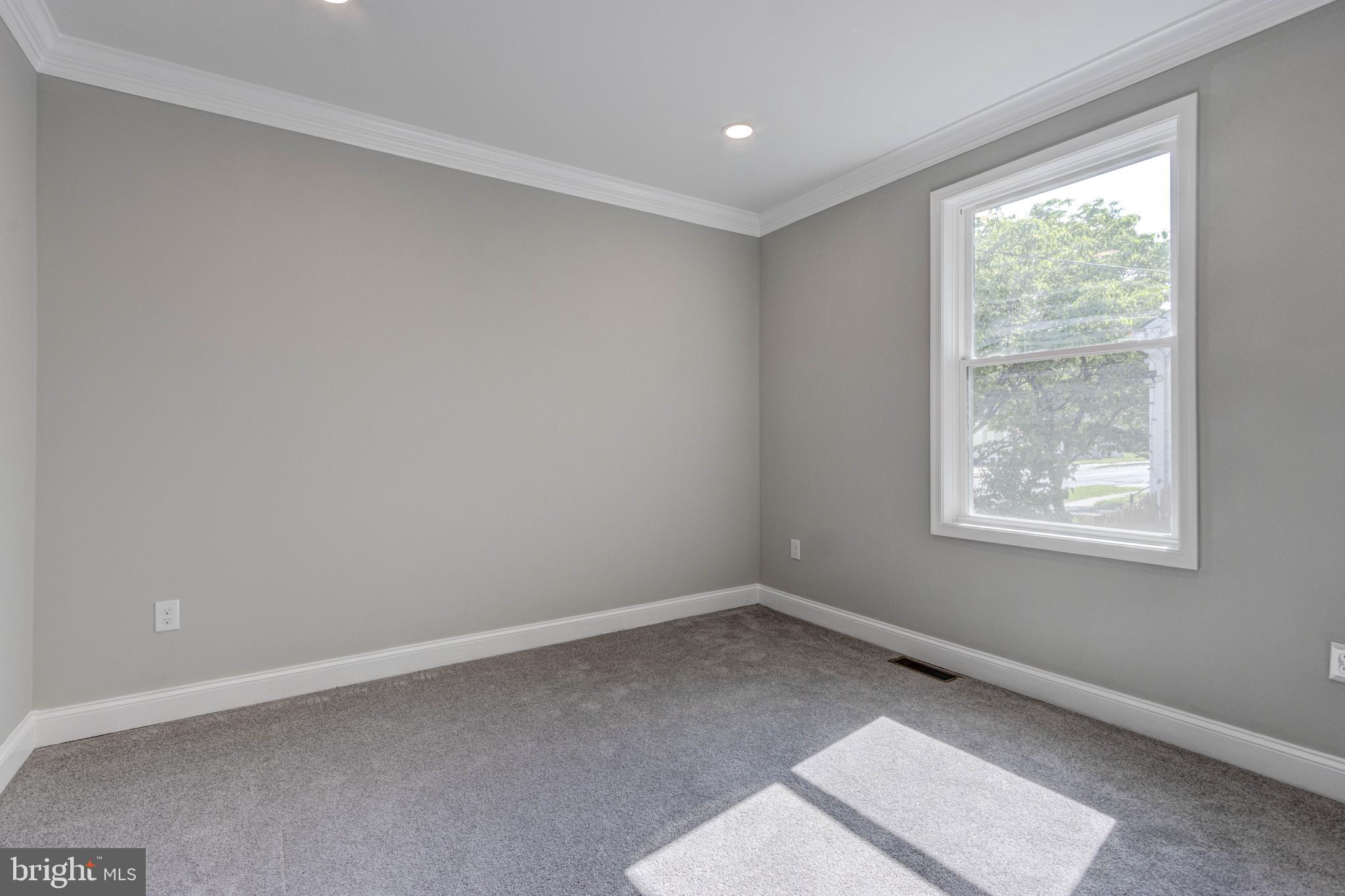 LANDSDOWNE - Residential