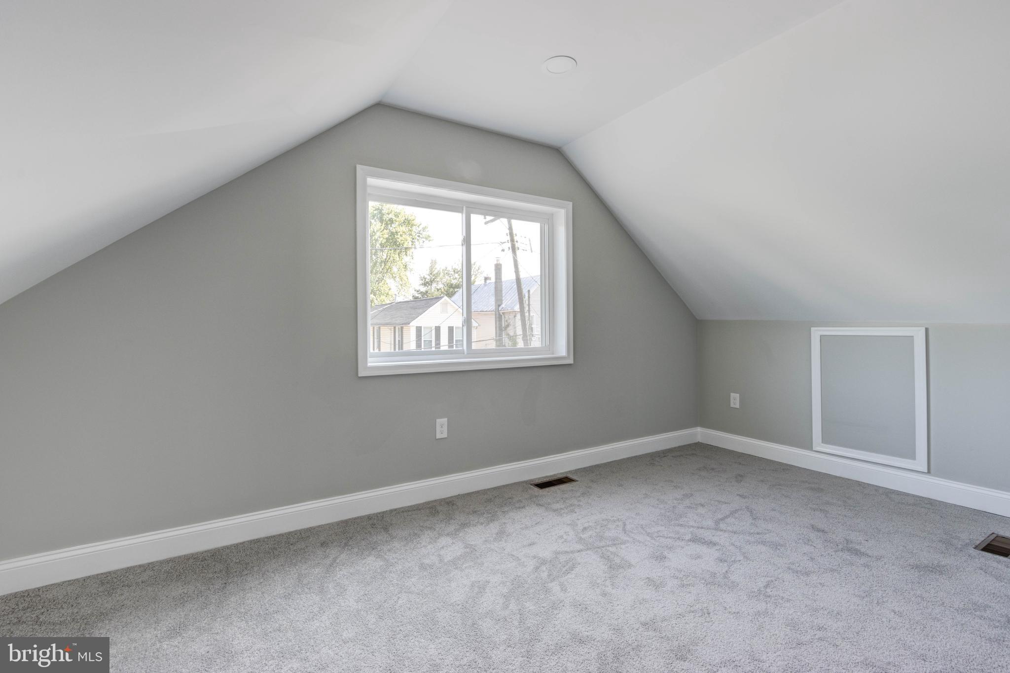 LANDSDOWNE - Residential