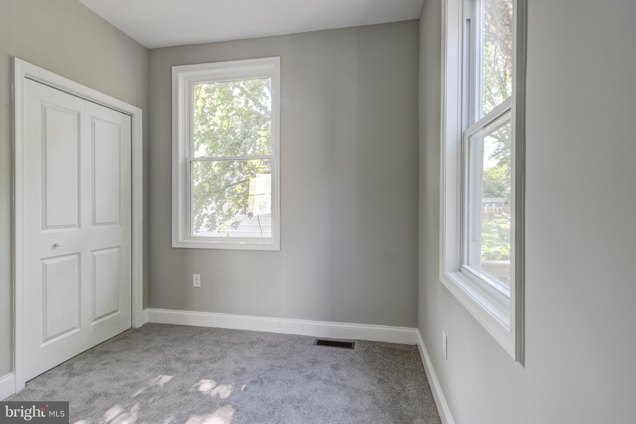 LANDSDOWNE - Residential