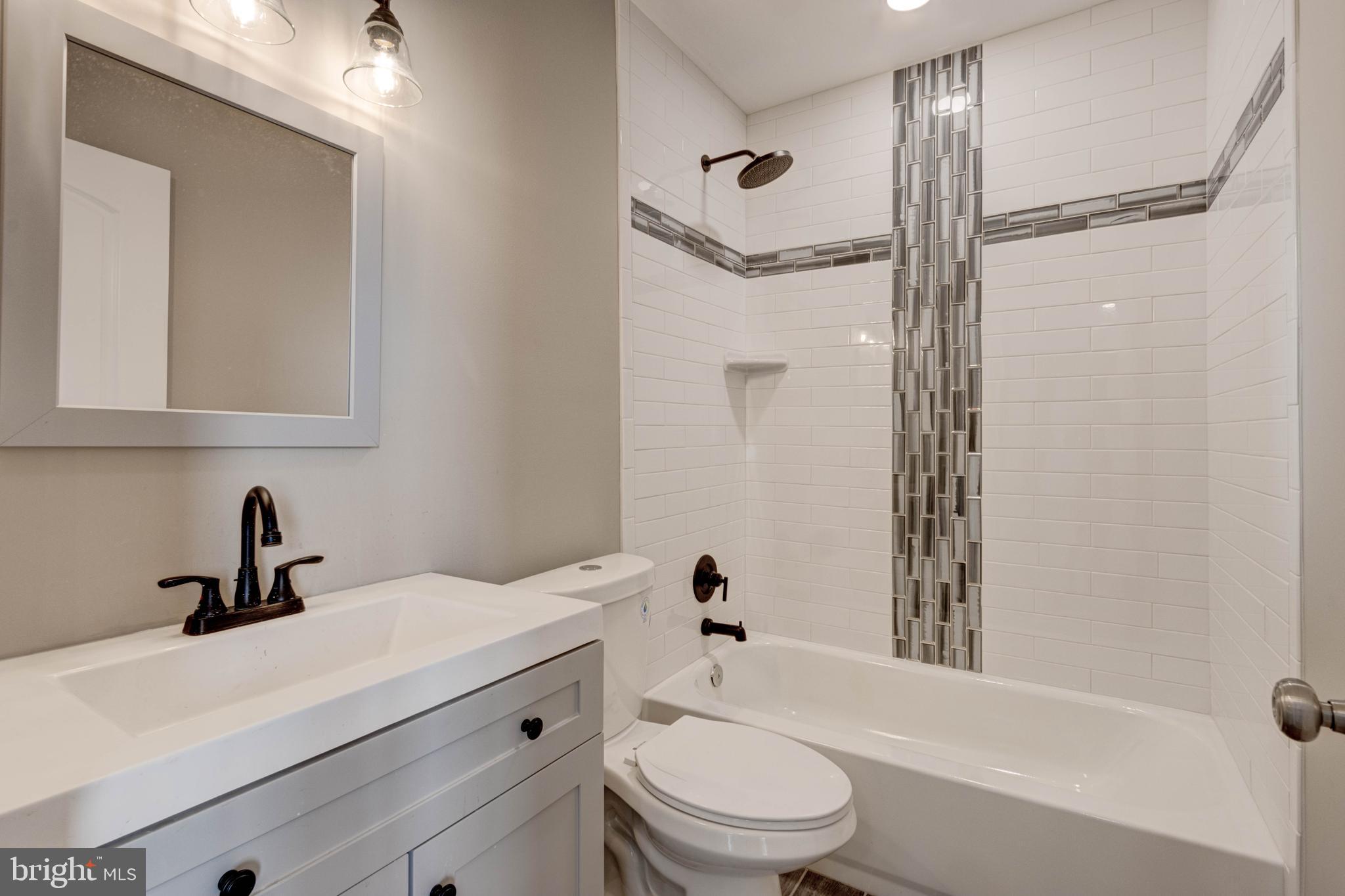 LANDSDOWNE - Residential