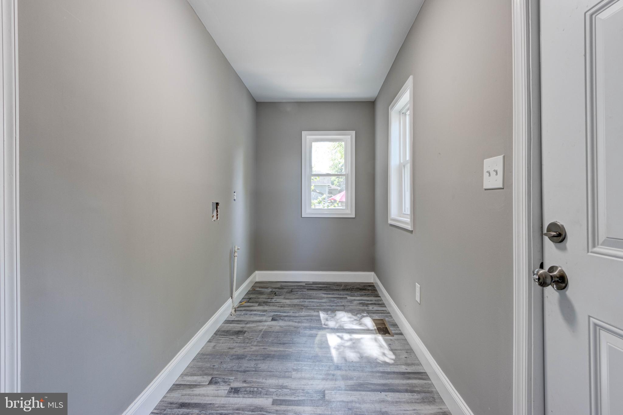 LANDSDOWNE - Residential