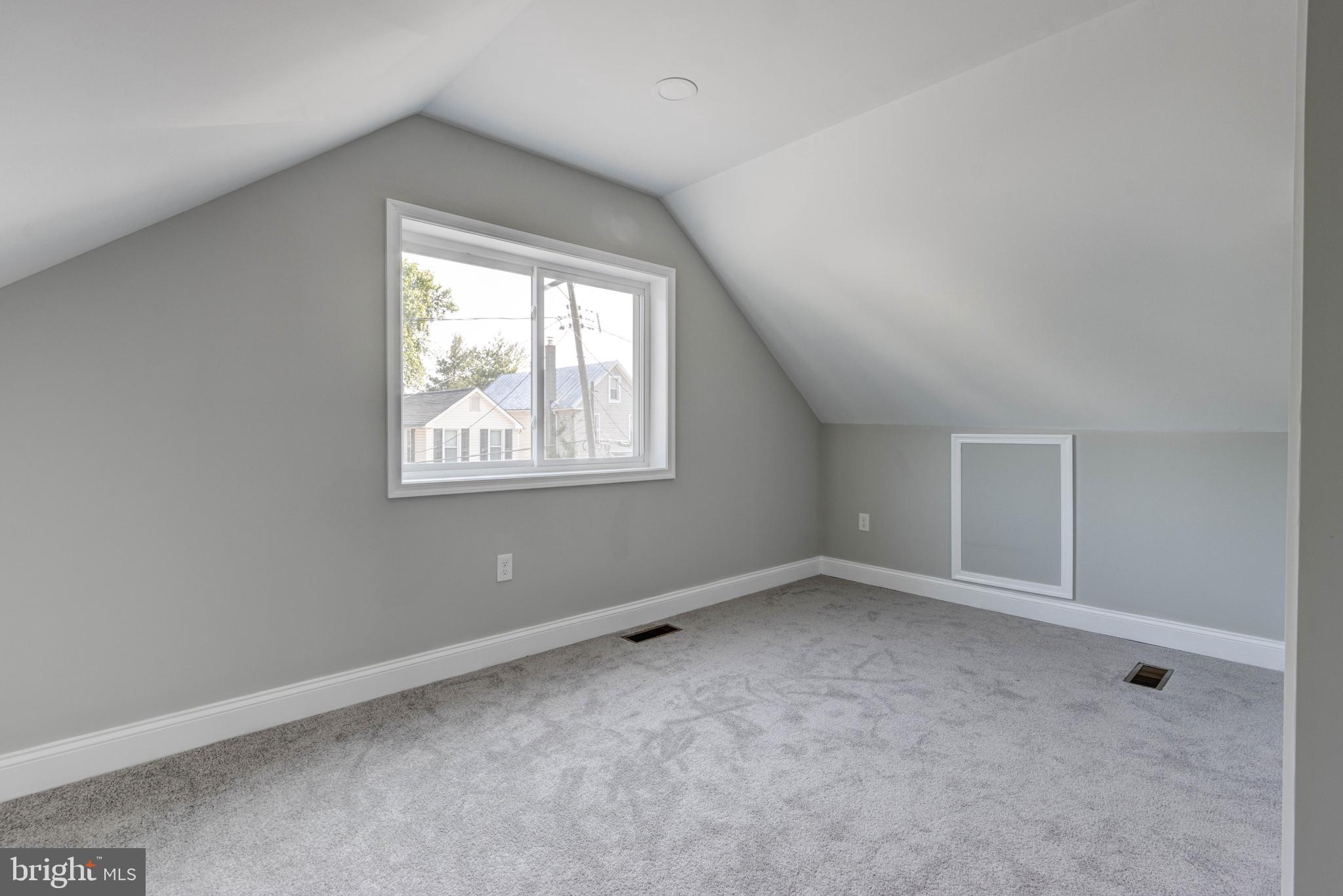 LANDSDOWNE - Residential