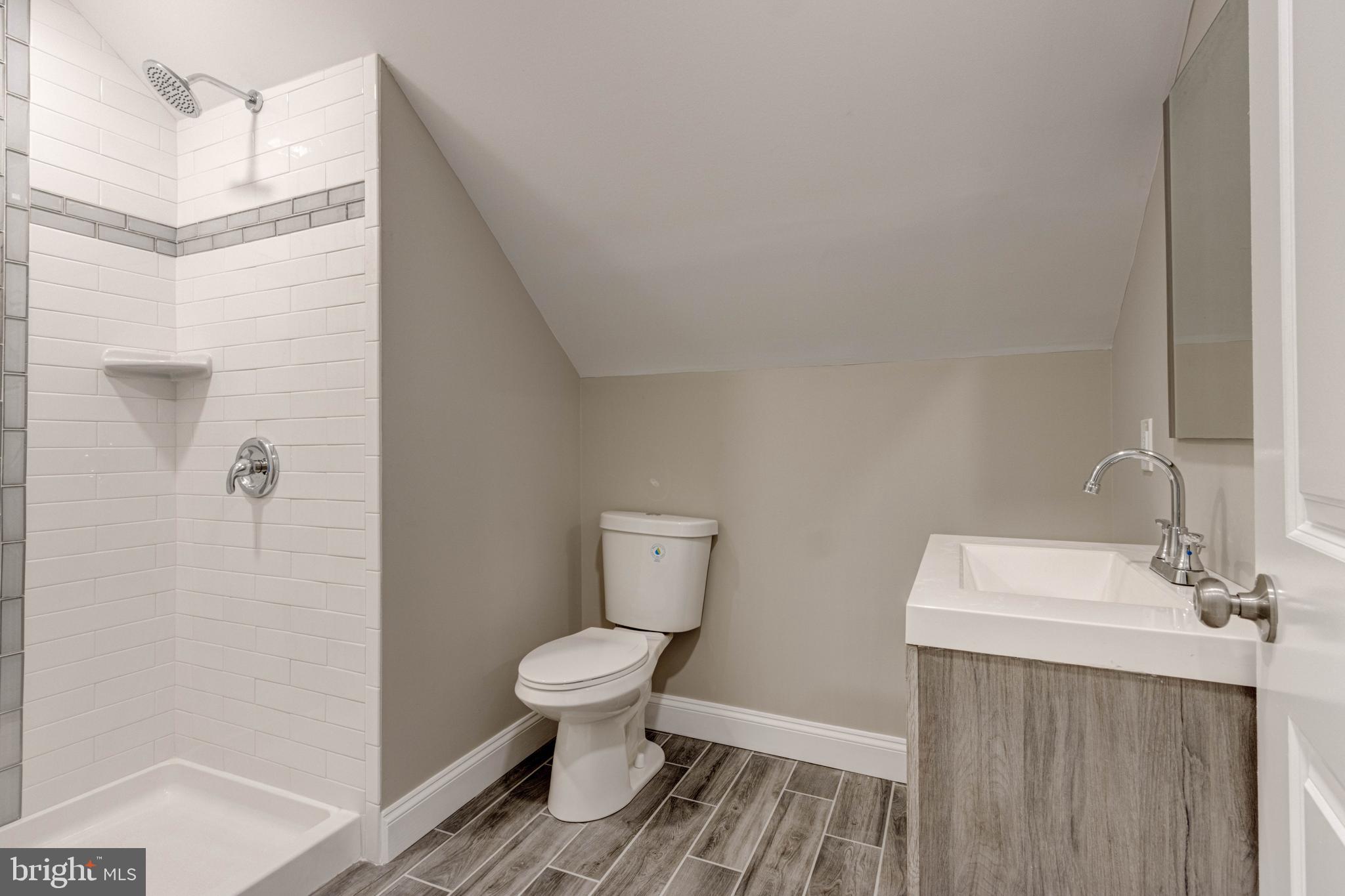 LANDSDOWNE - Residential