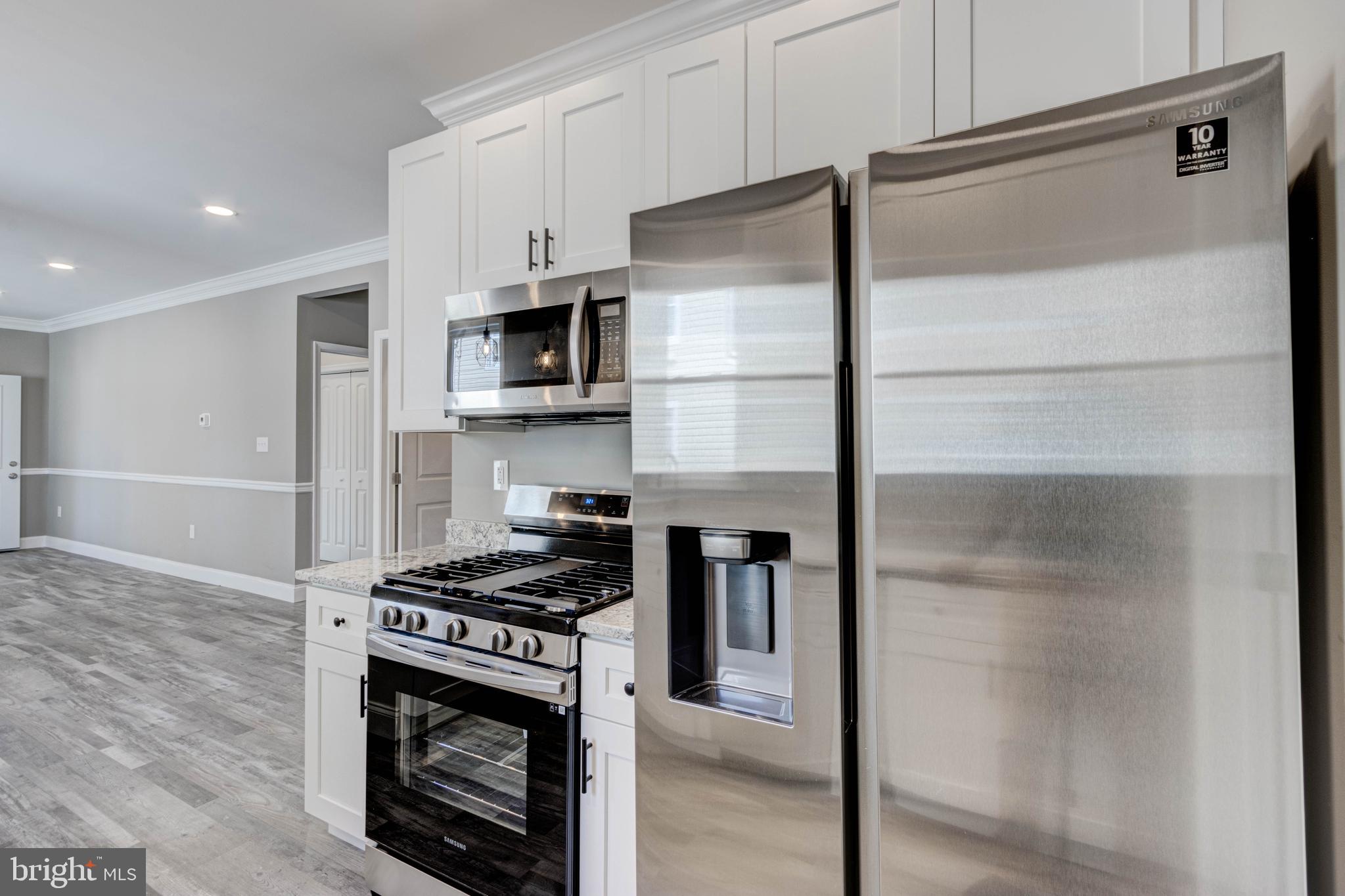 LANDSDOWNE - Residential