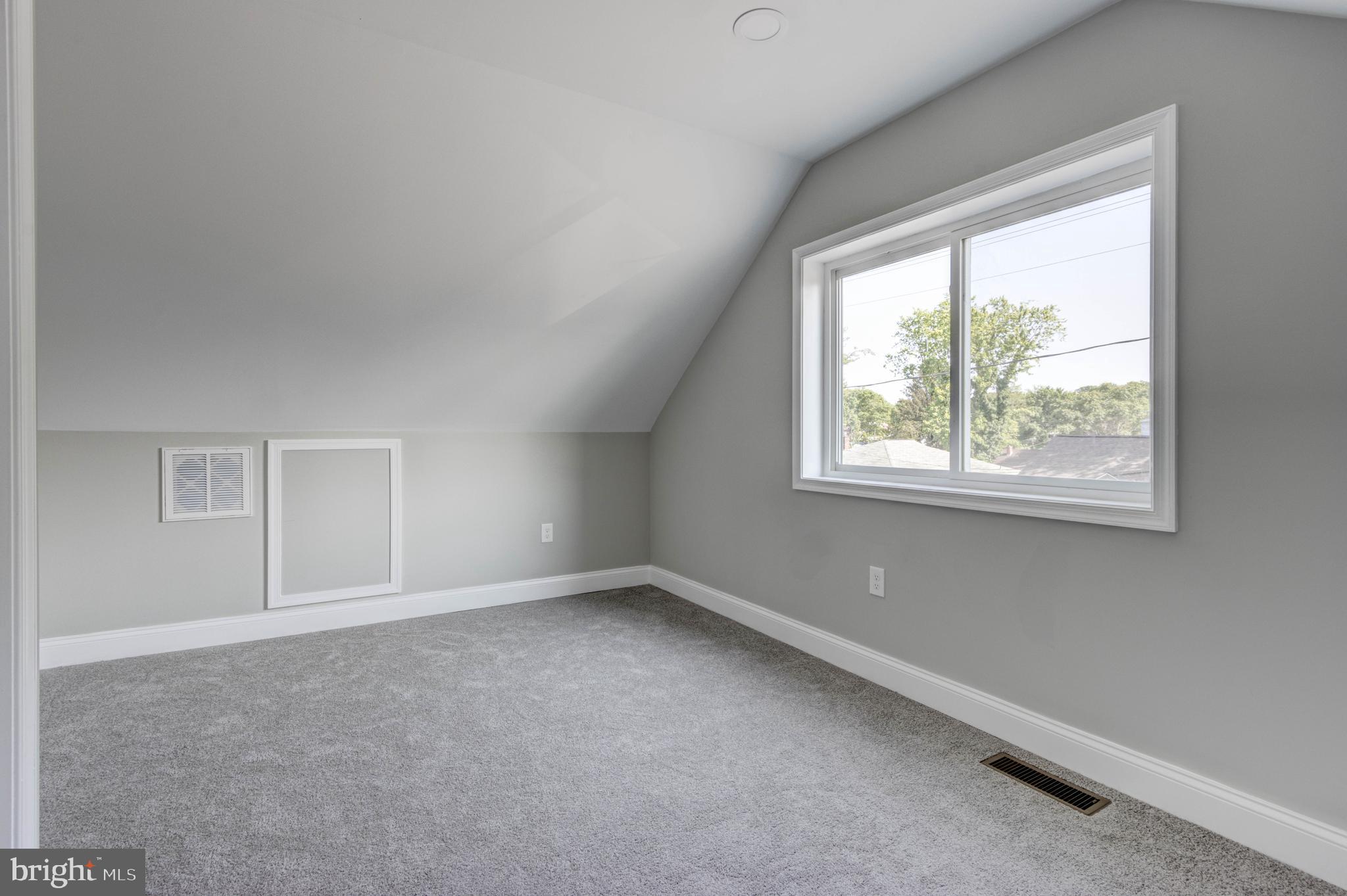 LANDSDOWNE - Residential