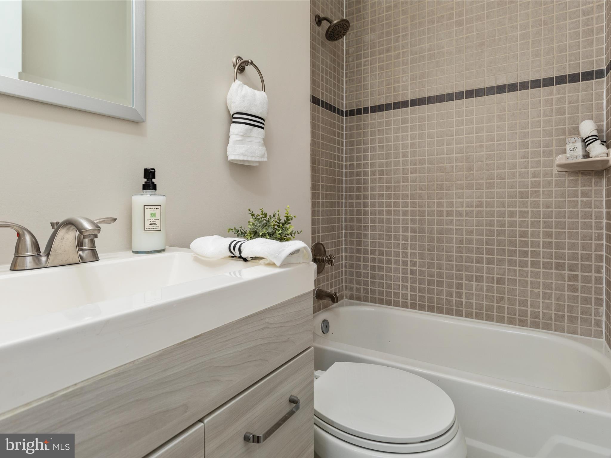 OAKWOOD KNOLLS - Residential