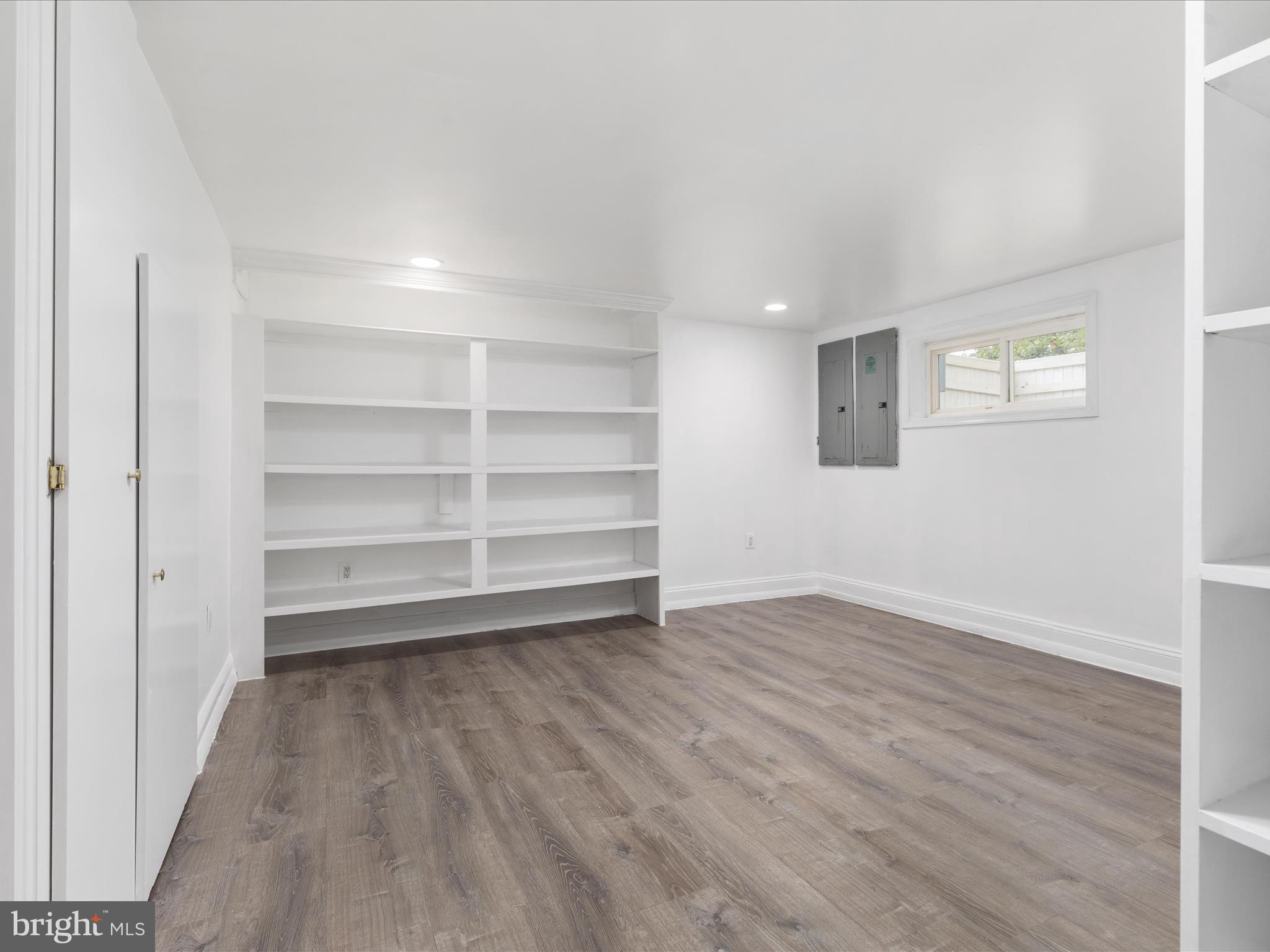 OAKWOOD KNOLLS - Residential