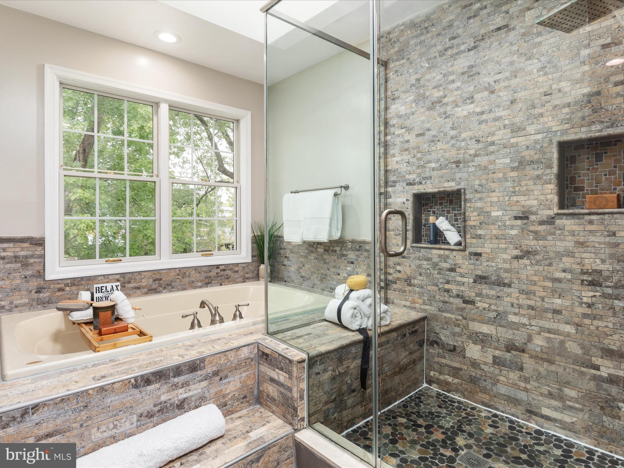 OAKWOOD KNOLLS - Residential