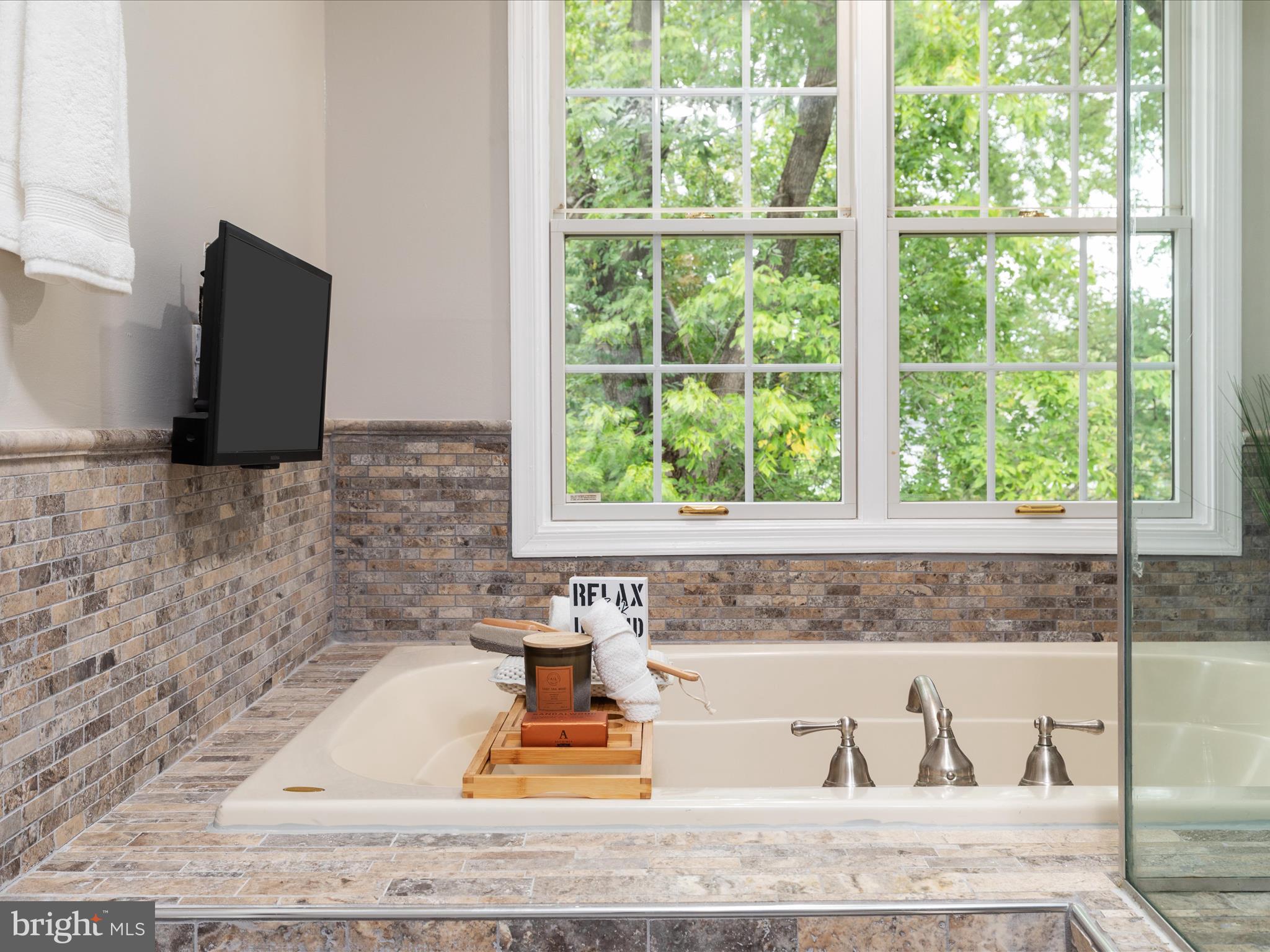 OAKWOOD KNOLLS - Residential