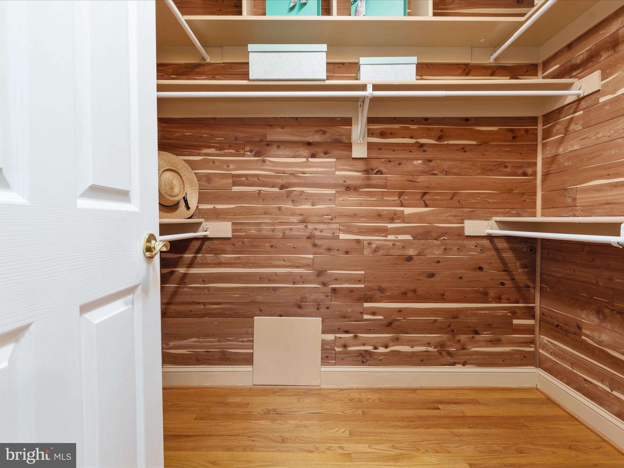 OAKWOOD KNOLLS - Residential