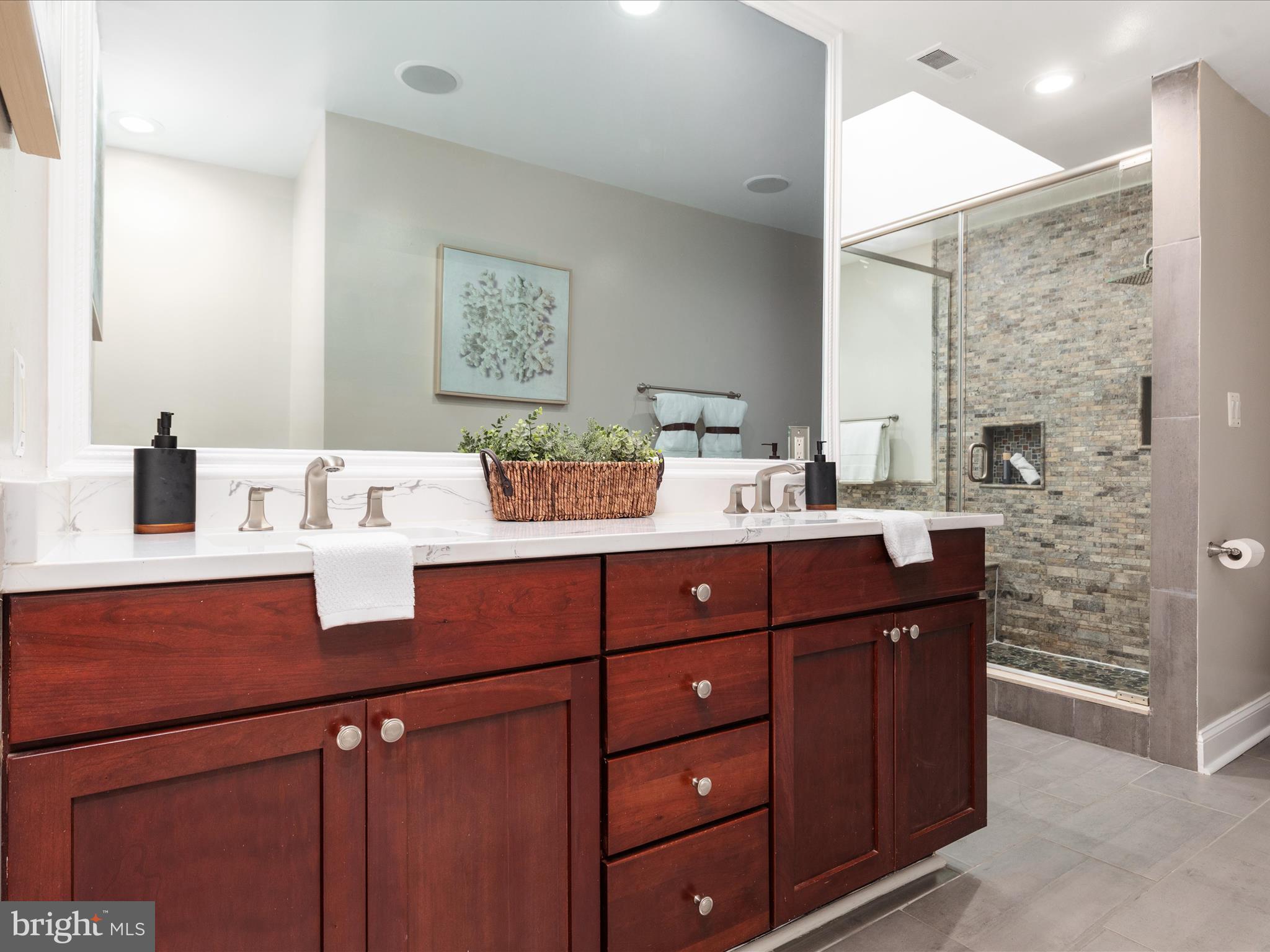 OAKWOOD KNOLLS - Residential