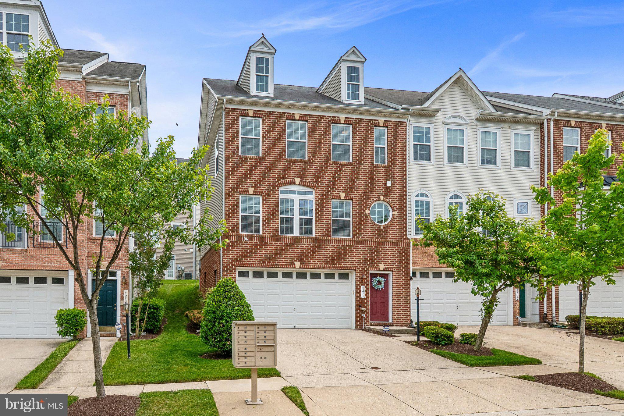 4211 TALMADGE CIRCLE
