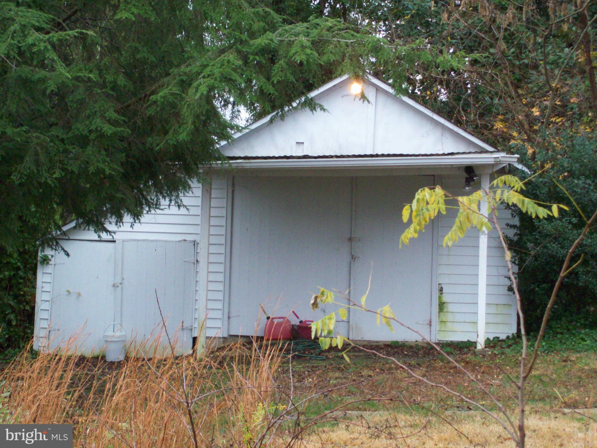 TOWN CREEK - Residential Lease