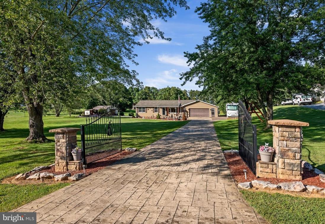 CROWN POINTE NORTH - Residential