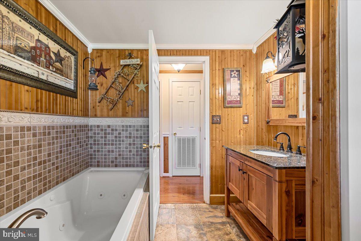 CROWN POINTE NORTH - Residential