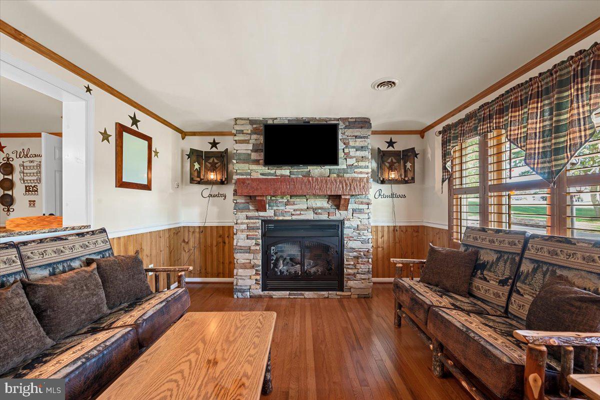 CROWN POINTE NORTH - Residential