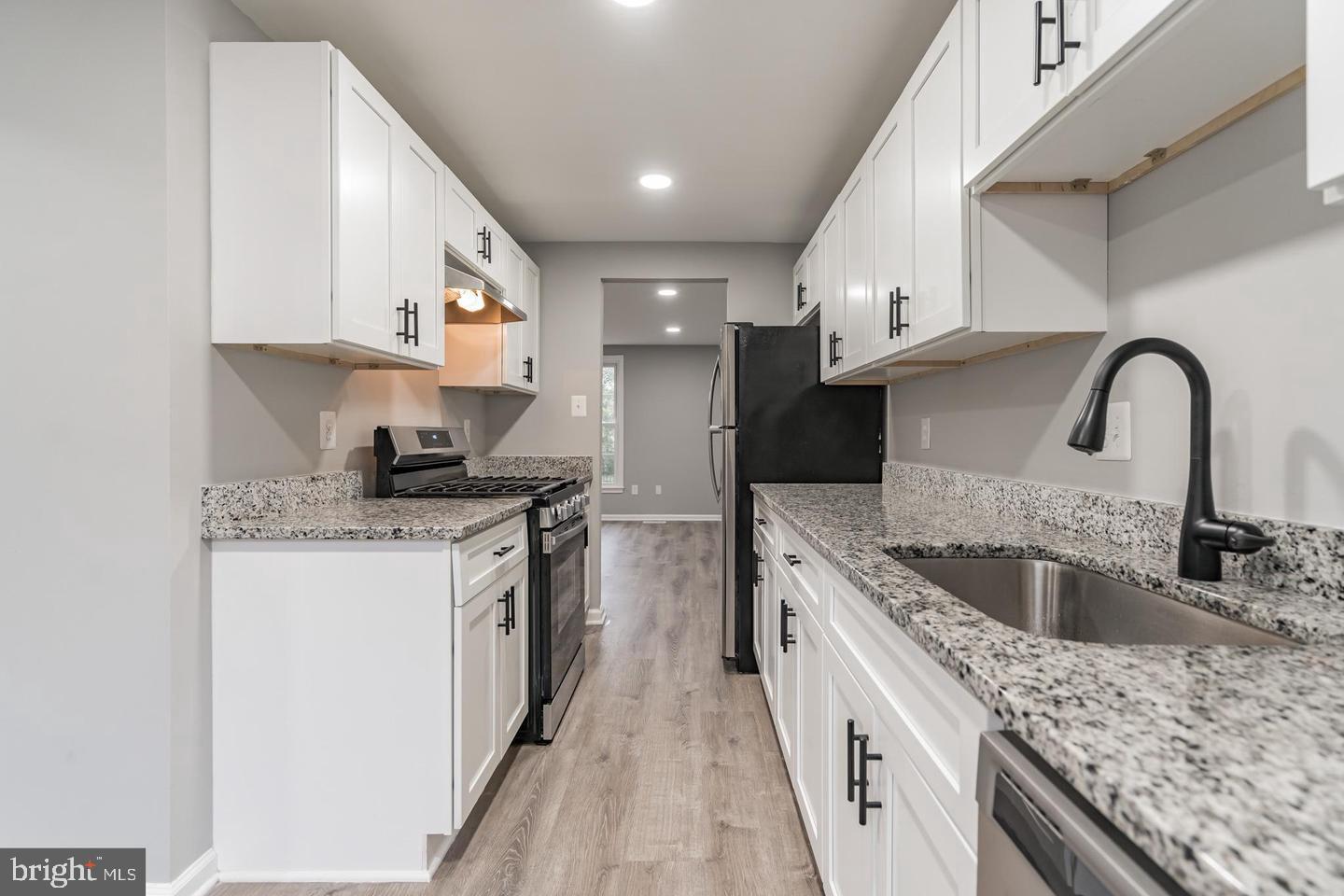 NEW GATE - Residential Lease