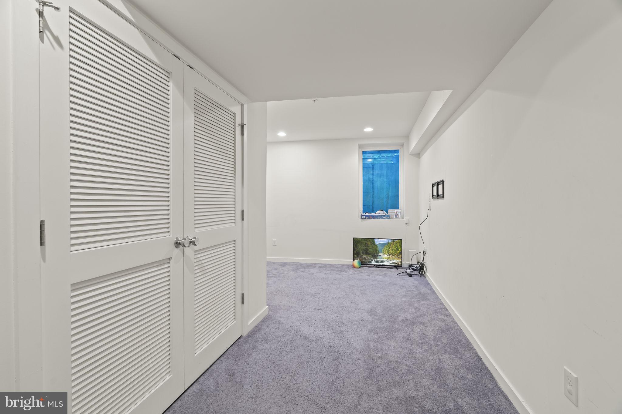 WHITMAN - Residential