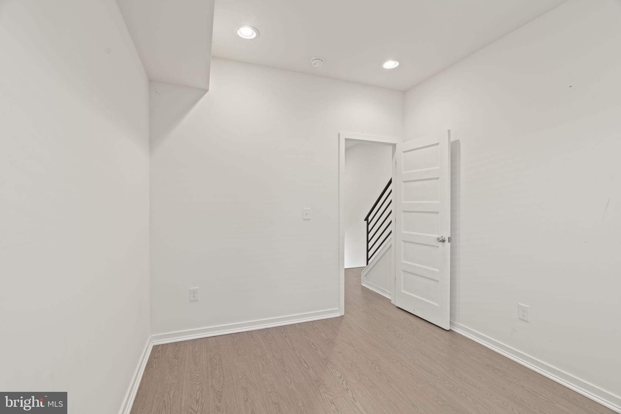 WHITMAN - Residential