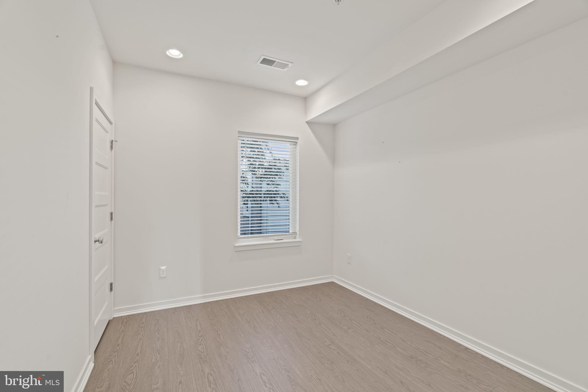 WHITMAN - Residential