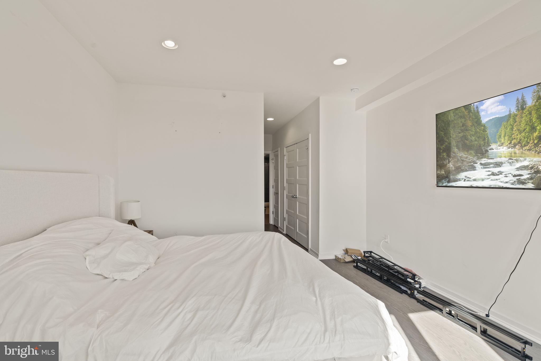 WHITMAN - Residential