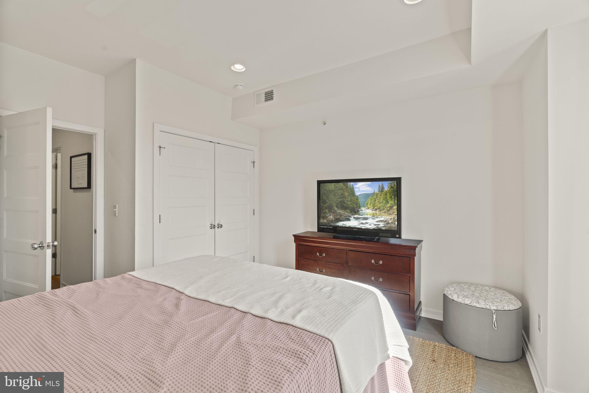 WHITMAN - Residential