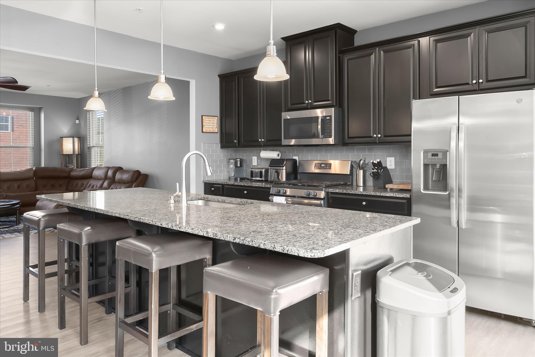 WESTCHESTER SQUARE - Residential