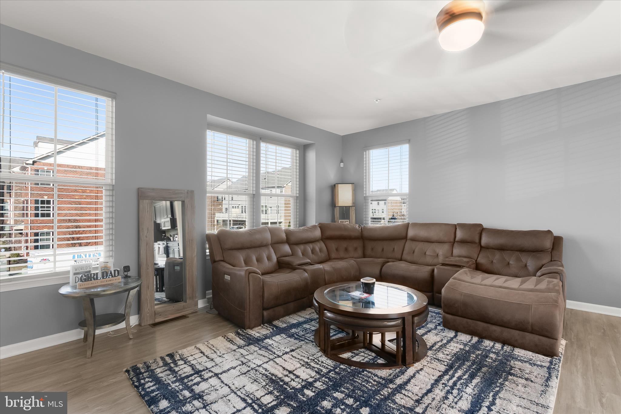 WESTCHESTER SQUARE - Residential