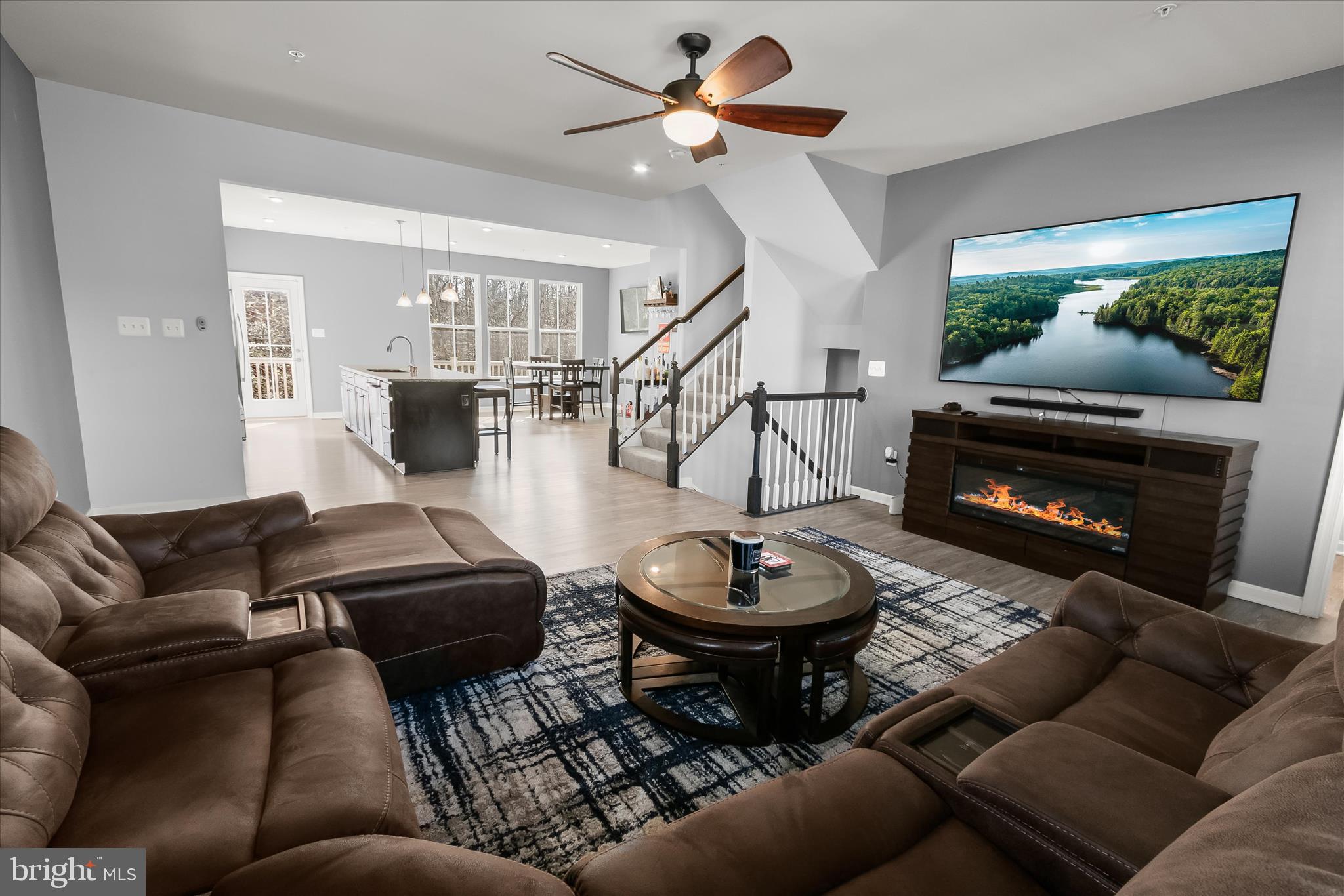 WESTCHESTER SQUARE - Residential