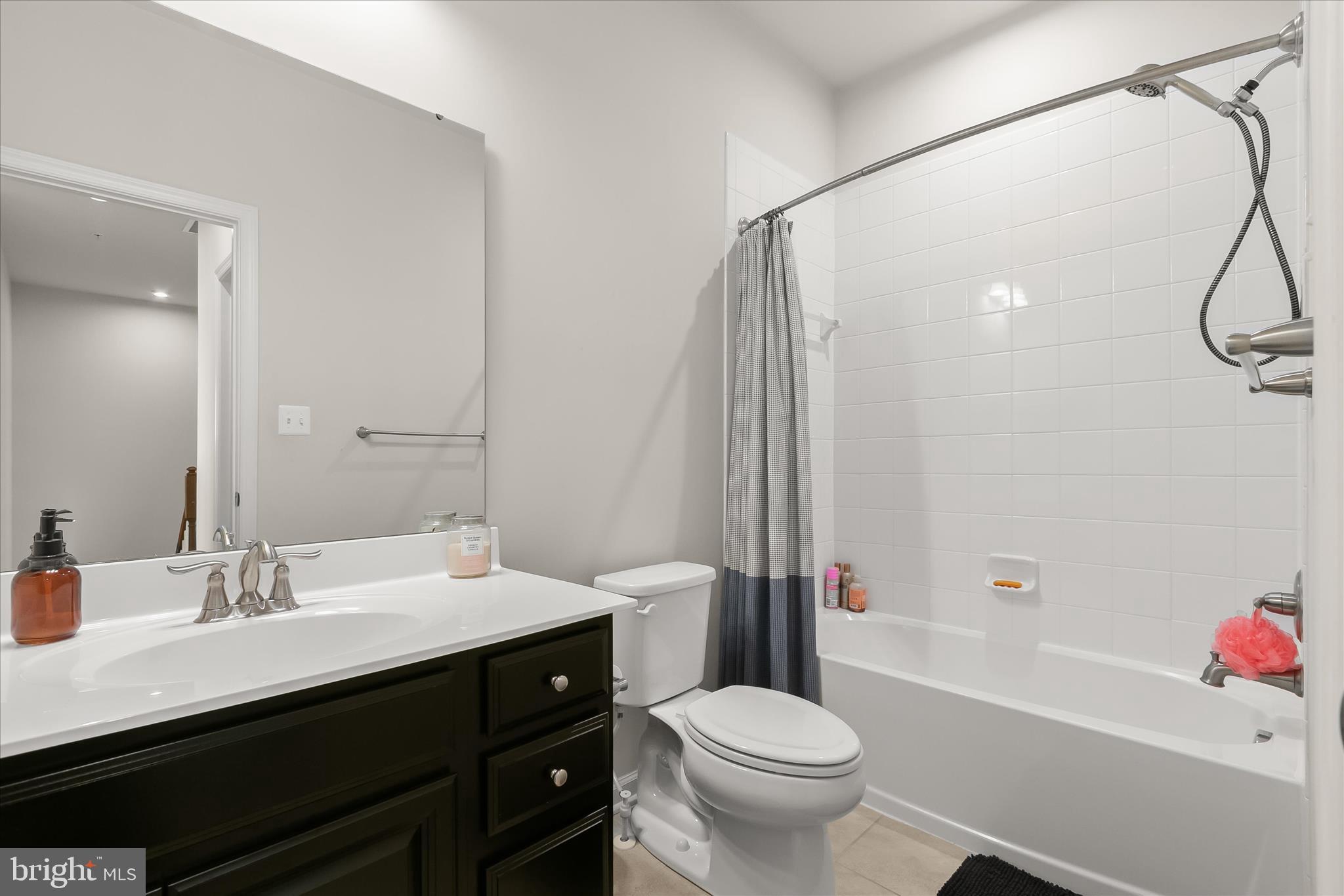 WESTCHESTER SQUARE - Residential