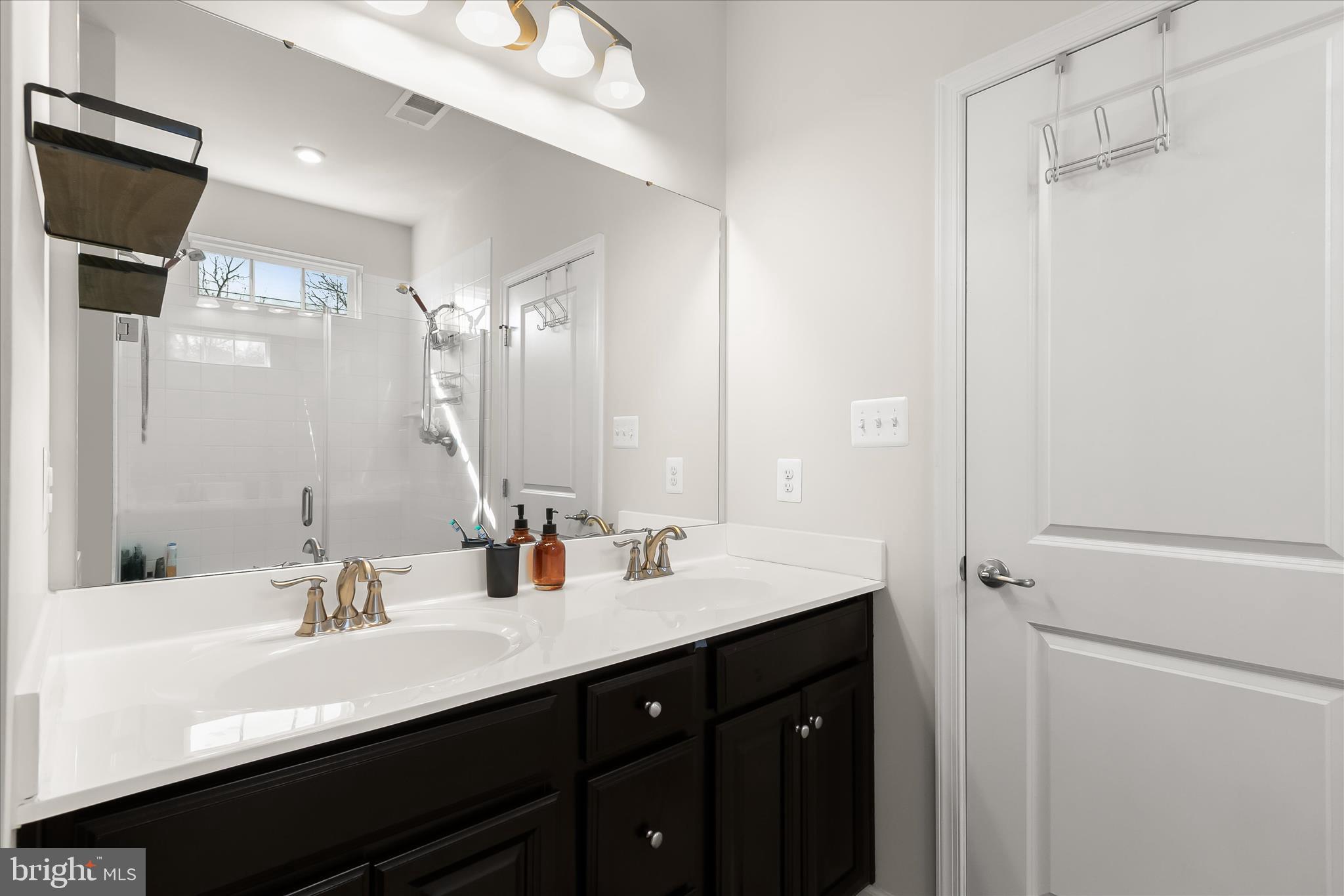 WESTCHESTER SQUARE - Residential