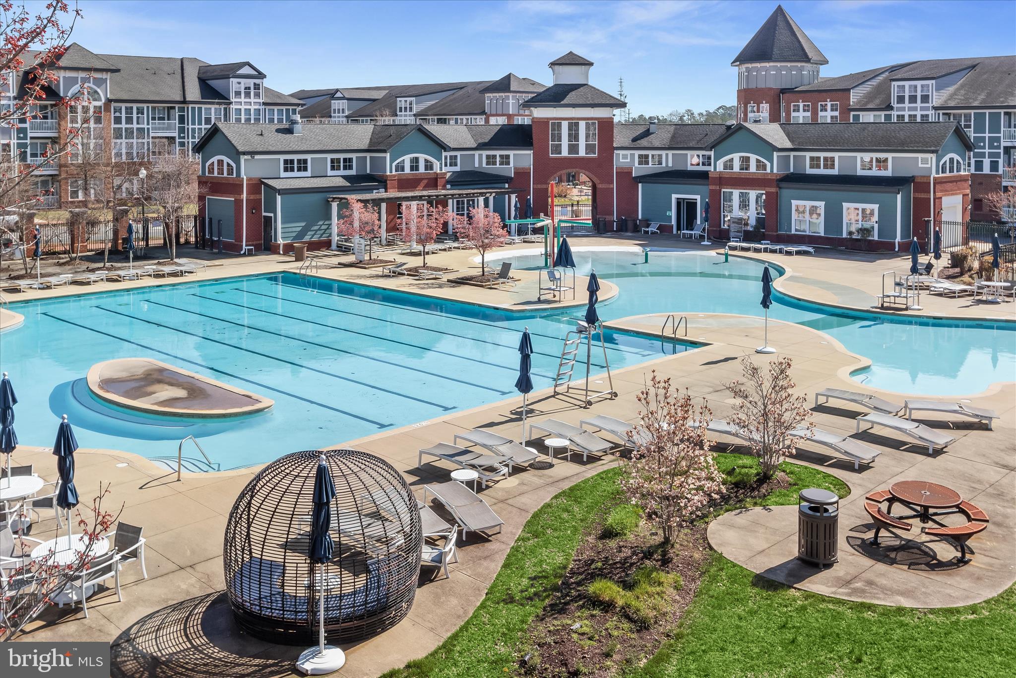 WESTCHESTER SQUARE - Residential