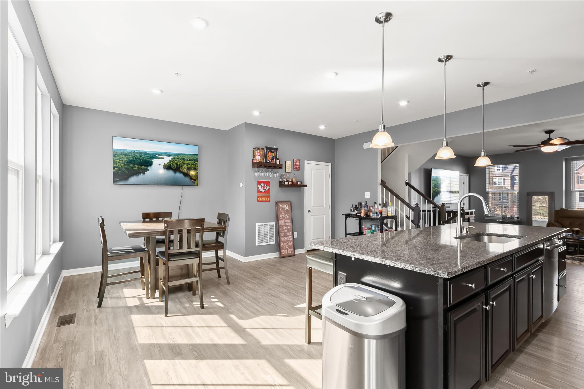 WESTCHESTER SQUARE - Residential