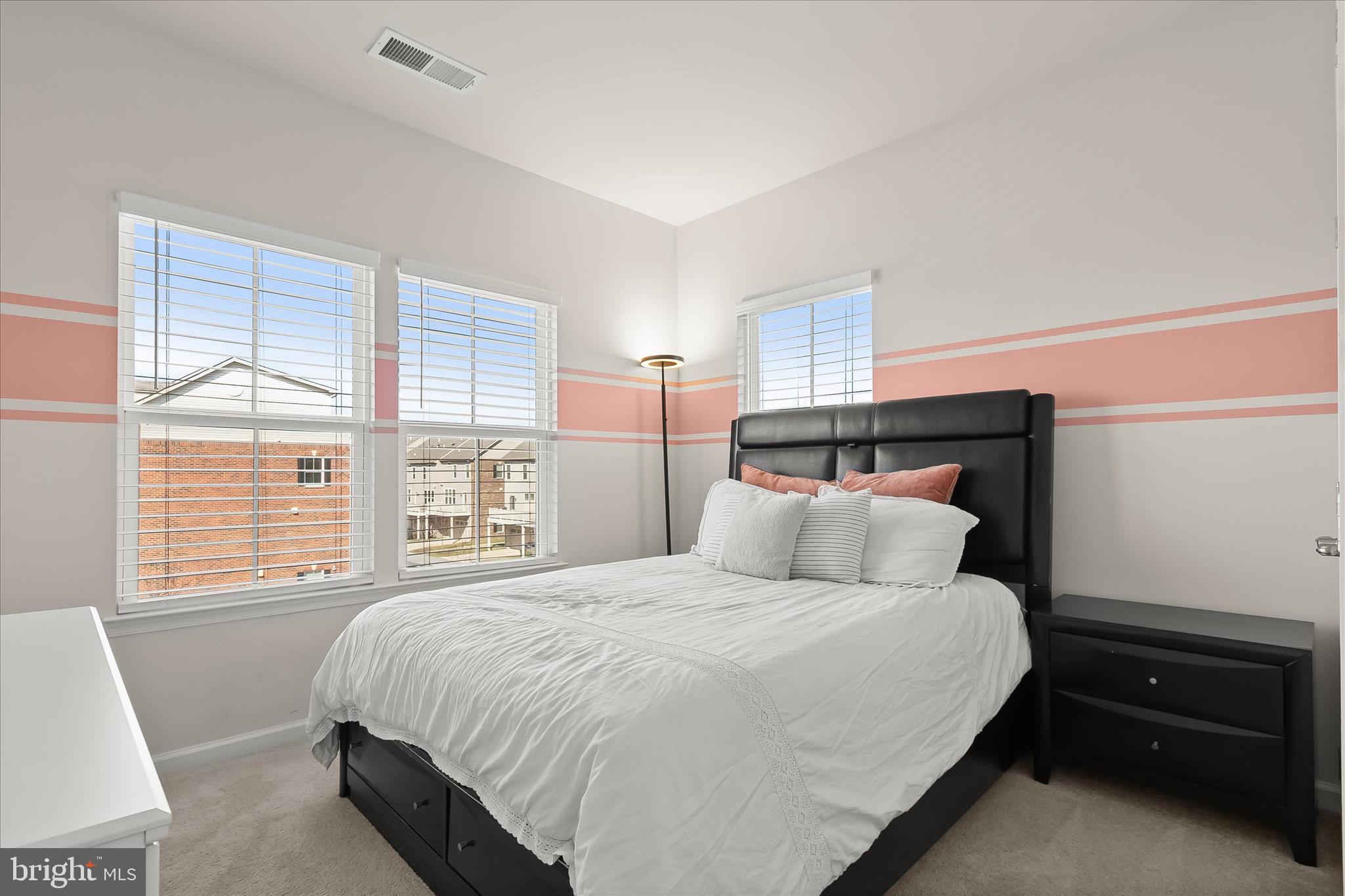 WESTCHESTER SQUARE - Residential