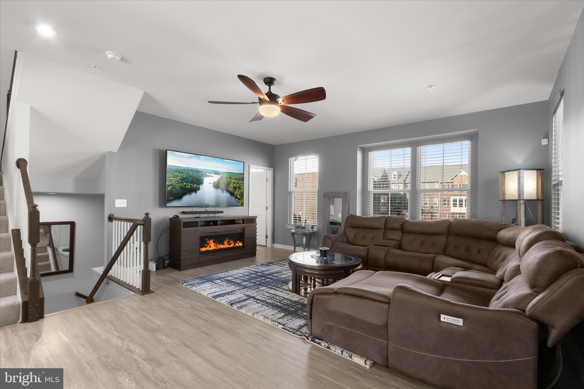 WESTCHESTER SQUARE - Residential