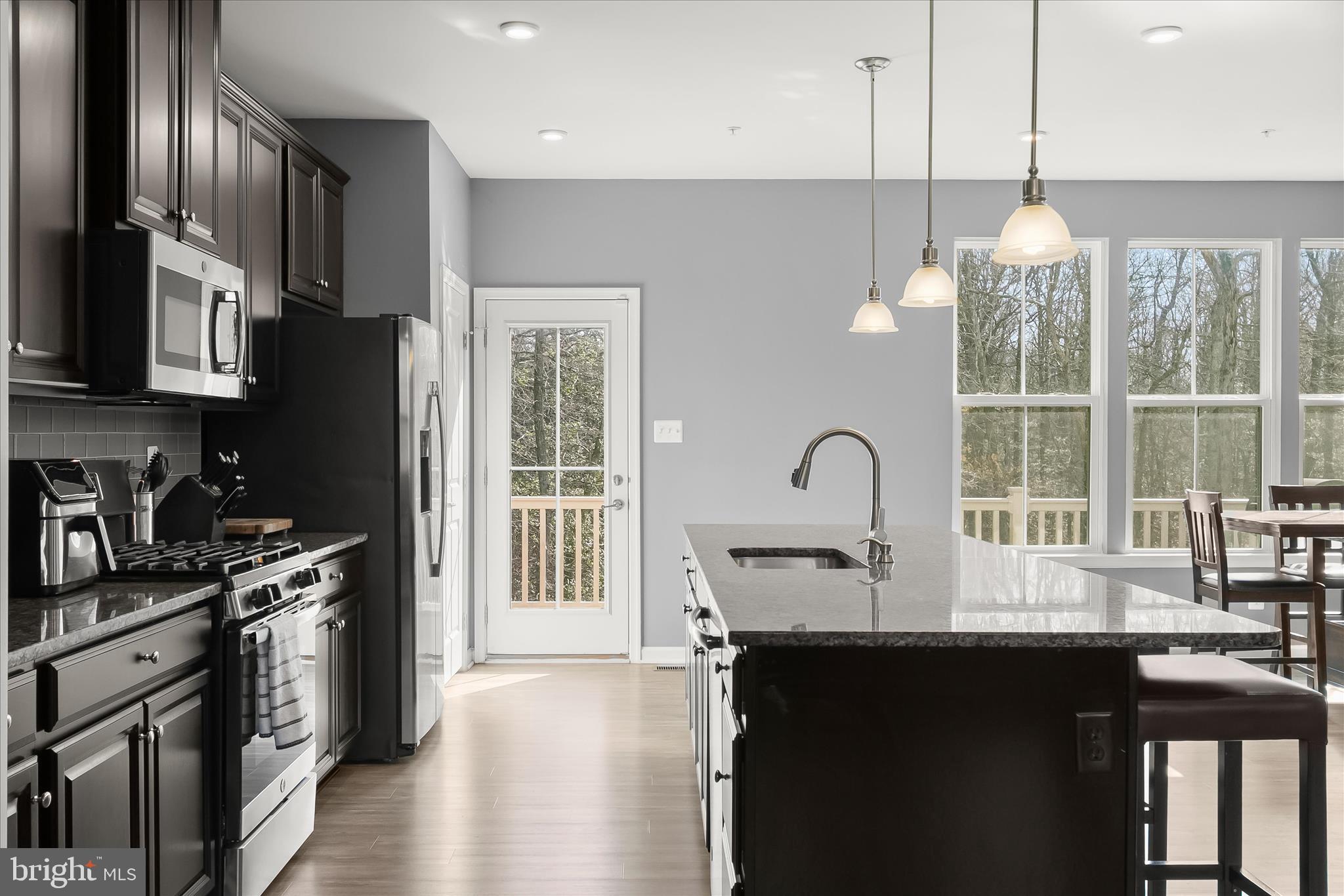 WESTCHESTER SQUARE - Residential