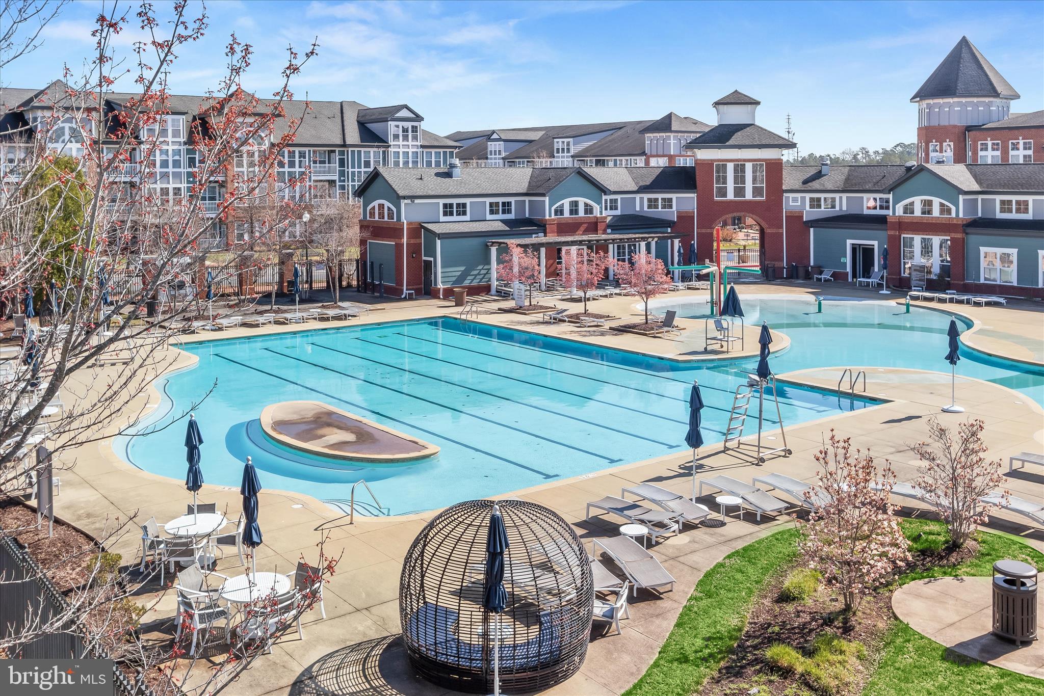 WESTCHESTER SQUARE - Residential