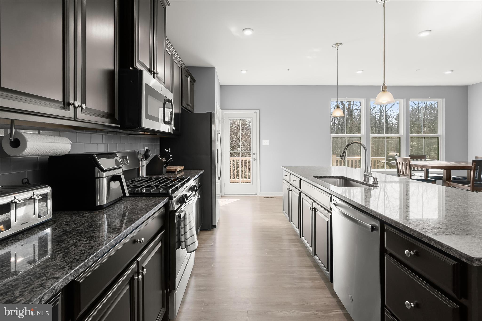 WESTCHESTER SQUARE - Residential