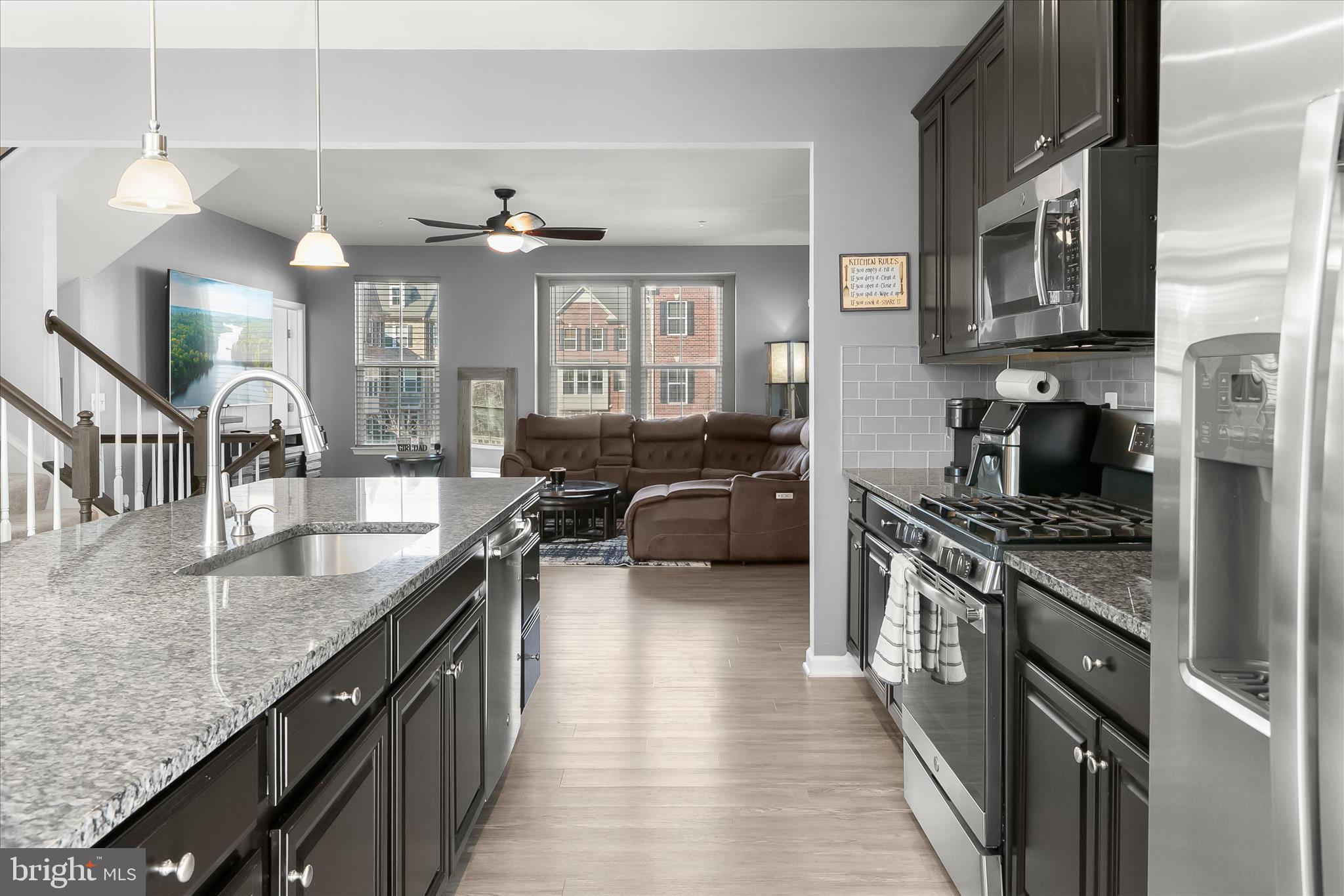 WESTCHESTER SQUARE - Residential