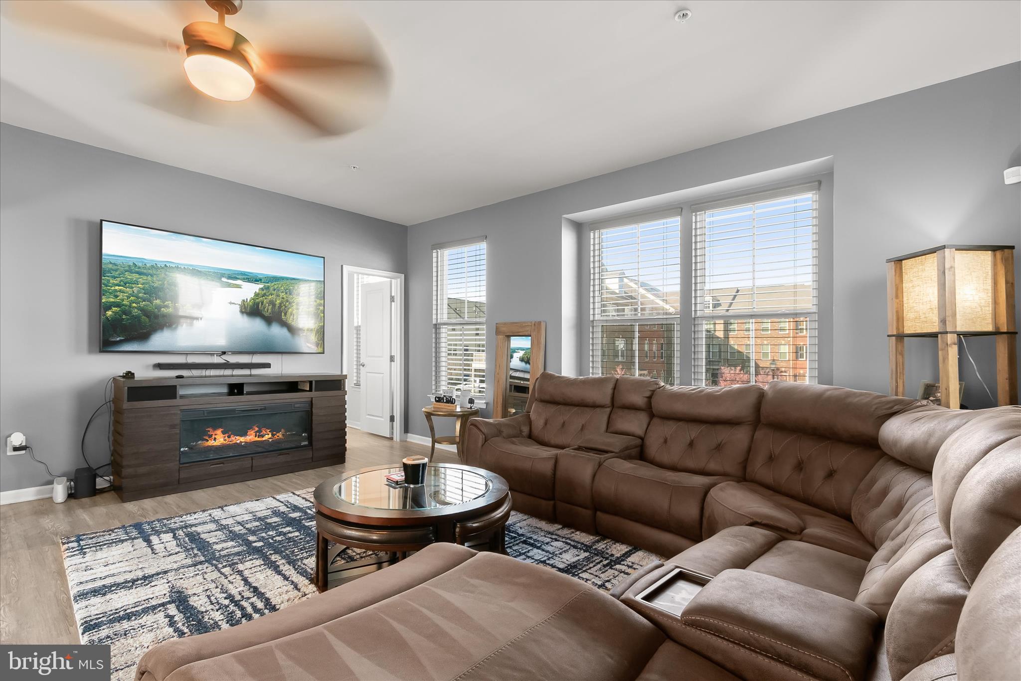 WESTCHESTER SQUARE - Residential