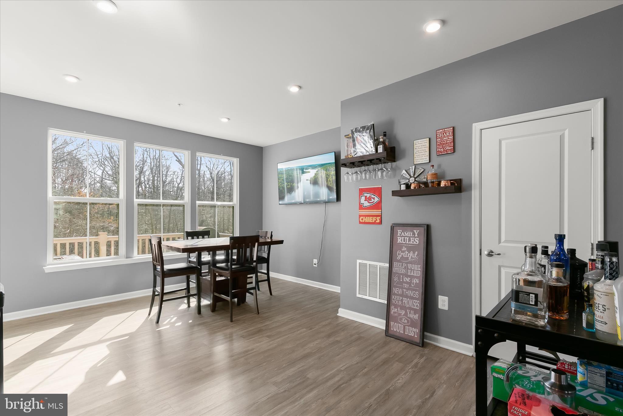 WESTCHESTER SQUARE - Residential