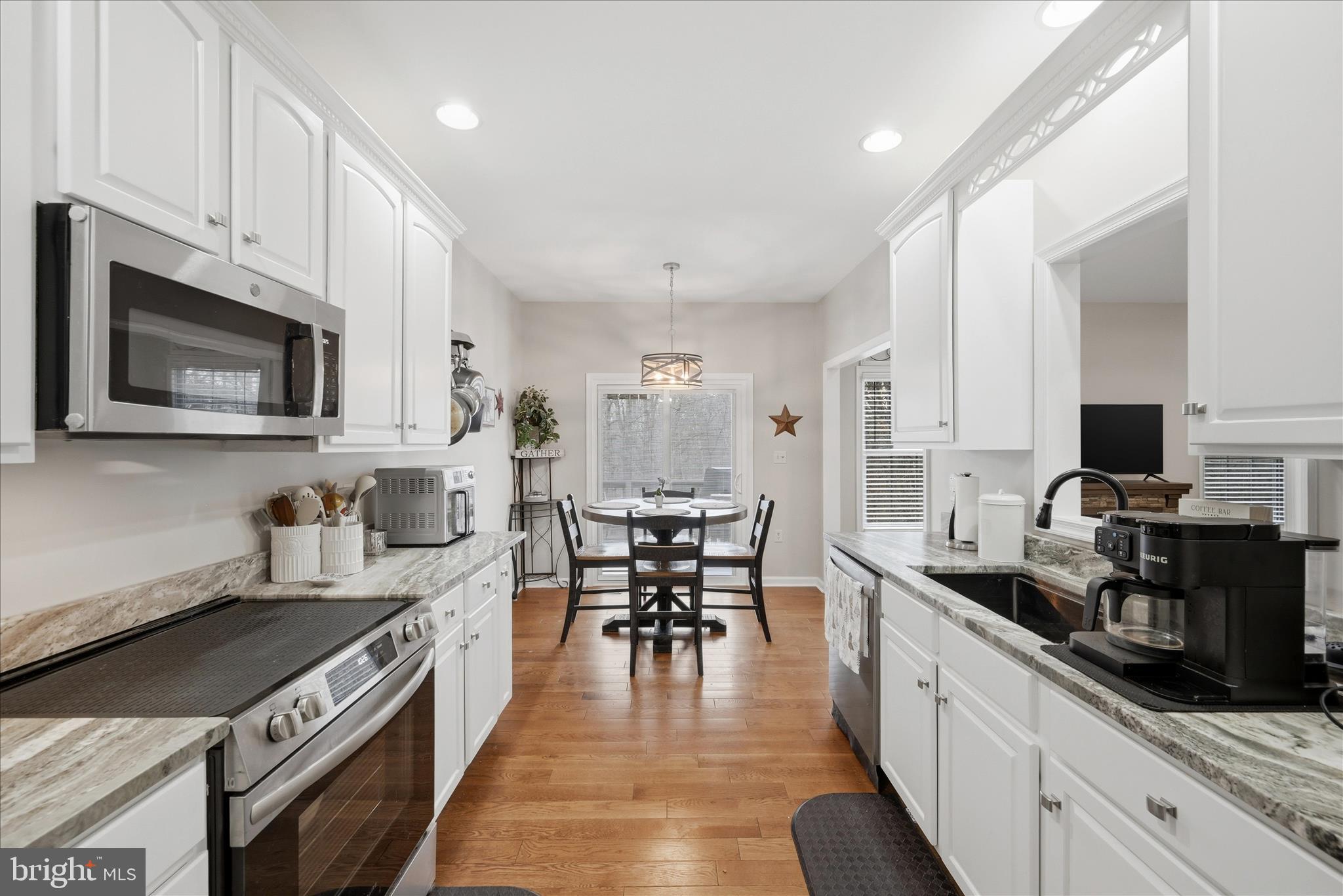 MIDDLE CREEK MANOR - Residential