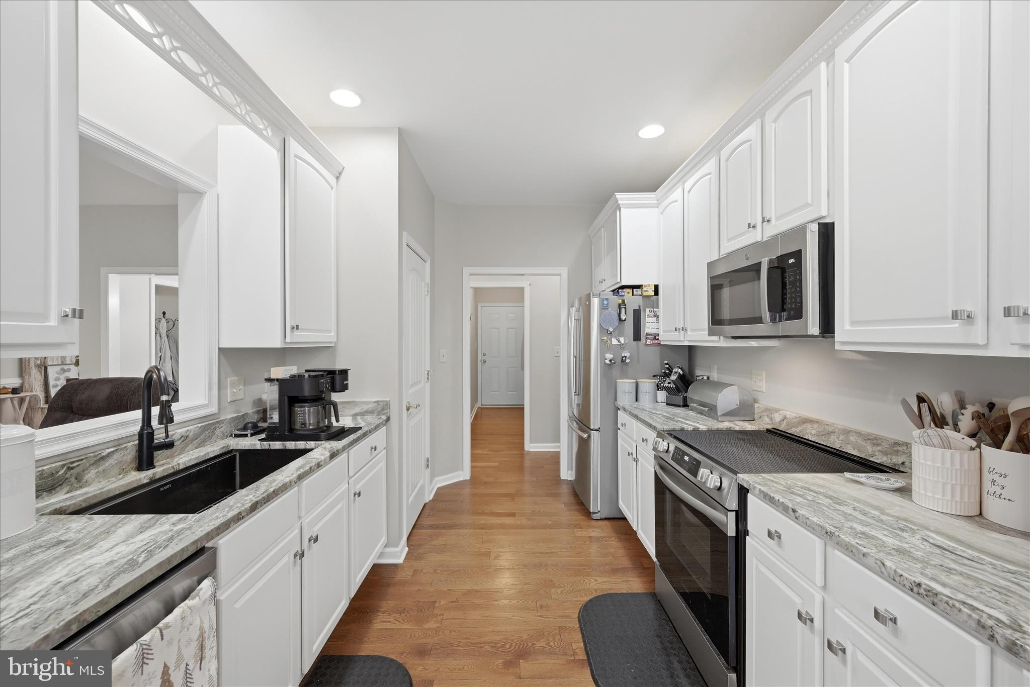 MIDDLE CREEK MANOR - Residential