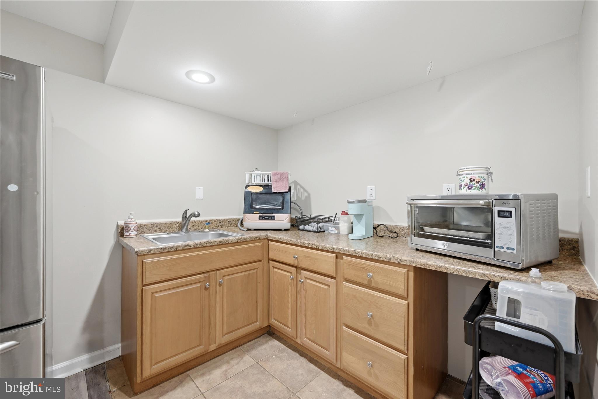 MIDDLE CREEK MANOR - Residential